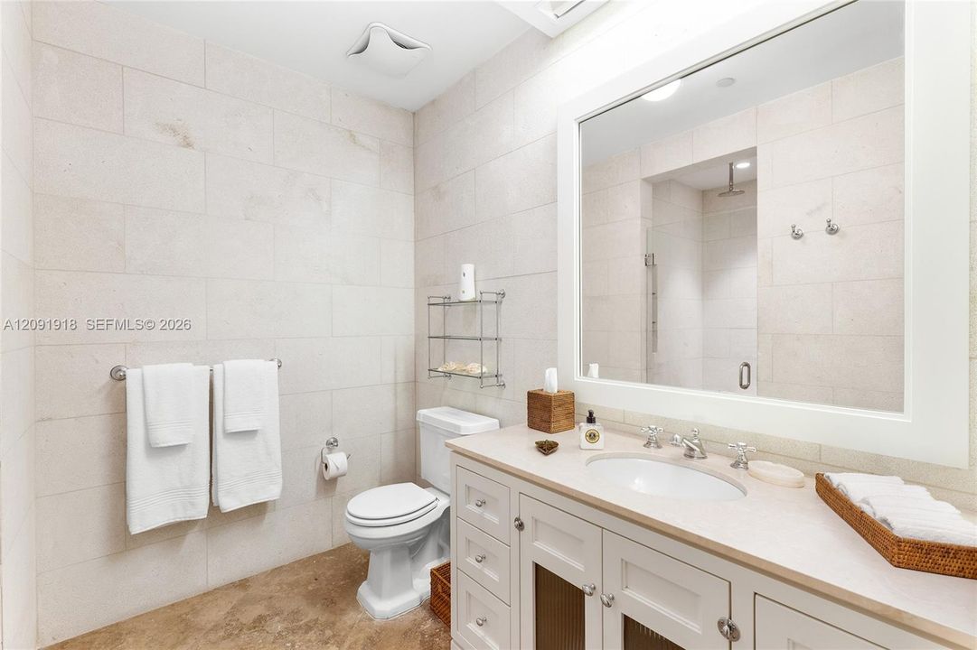 В аренду: $85,000 (5 спален, 6 ванн, 6268 Квадратных фут)