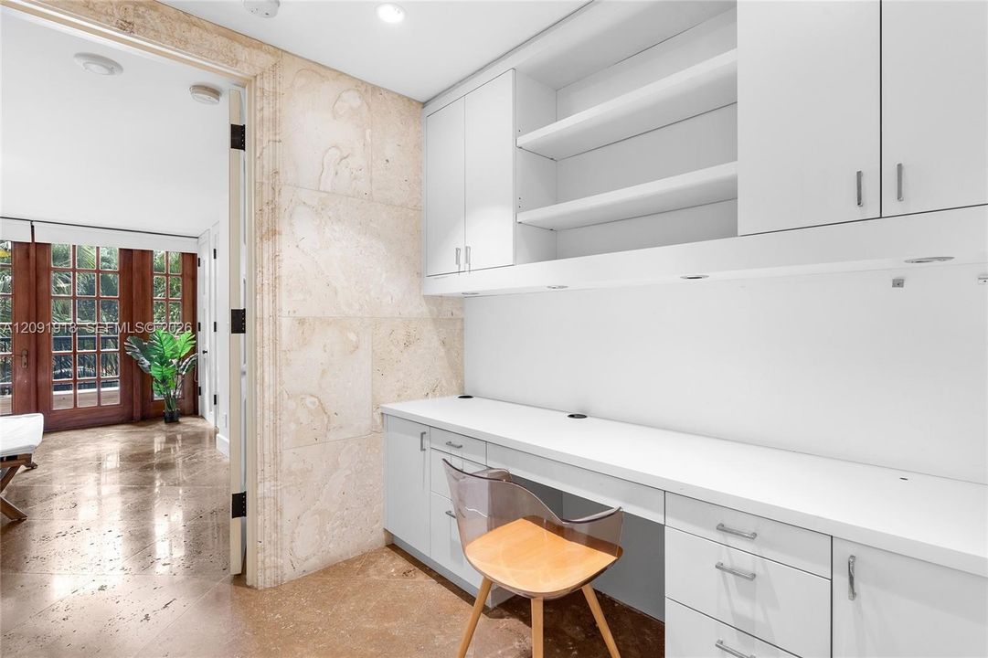 В аренду: $85,000 (5 спален, 6 ванн, 6268 Квадратных фут)