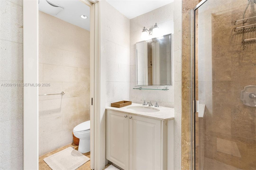 В аренду: $85,000 (5 спален, 6 ванн, 6268 Квадратных фут)
