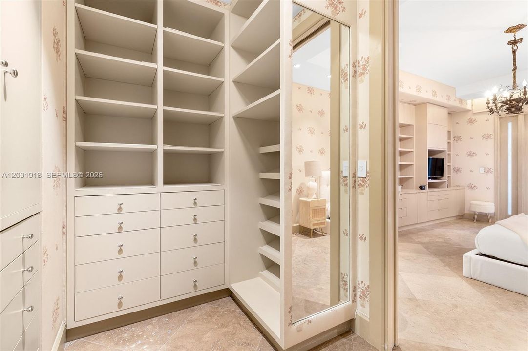 В аренду: $85,000 (5 спален, 6 ванн, 6268 Квадратных фут)