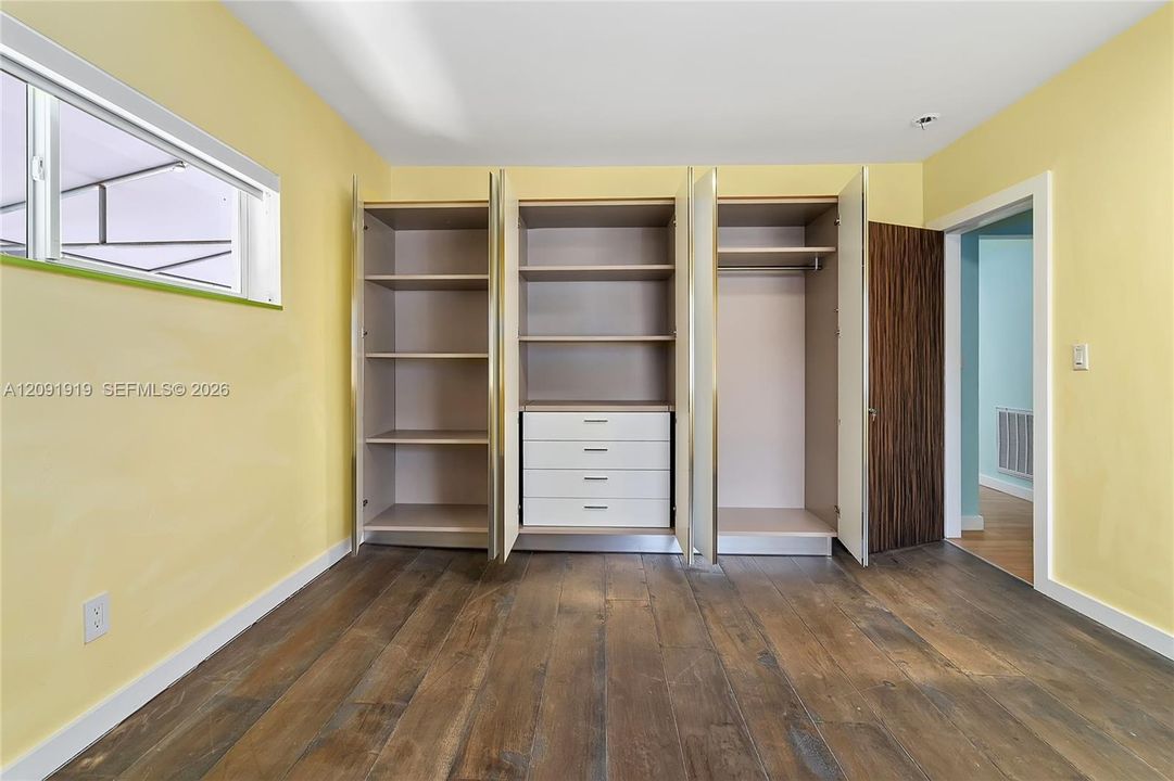 For Rent: $2,700 (2 beds, 1 baths, 1616 Square Feet)