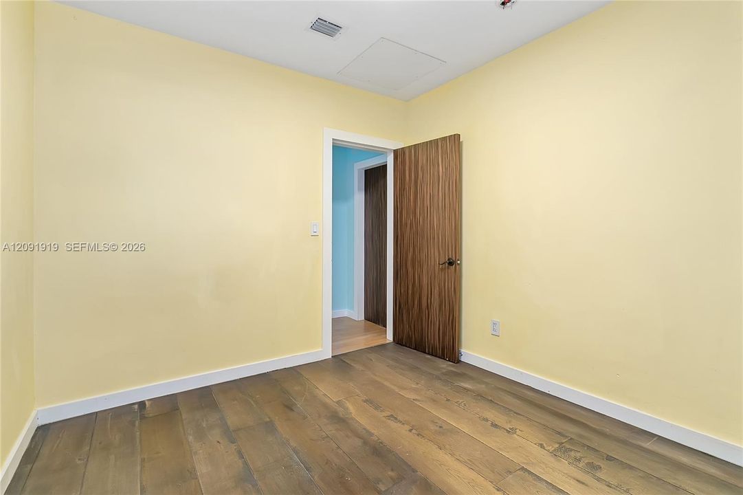 For Rent: $2,700 (2 beds, 1 baths, 1616 Square Feet)