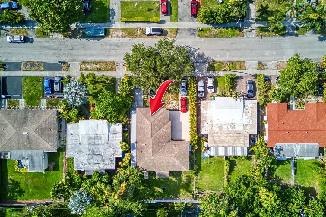 For Rent: $2,700 (2 beds, 1 baths, 1616 Square Feet)