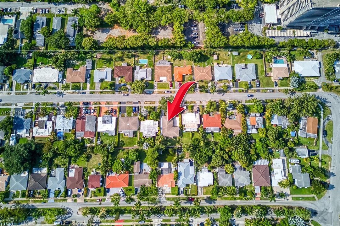 For Rent: $2,700 (2 beds, 1 baths, 1616 Square Feet)