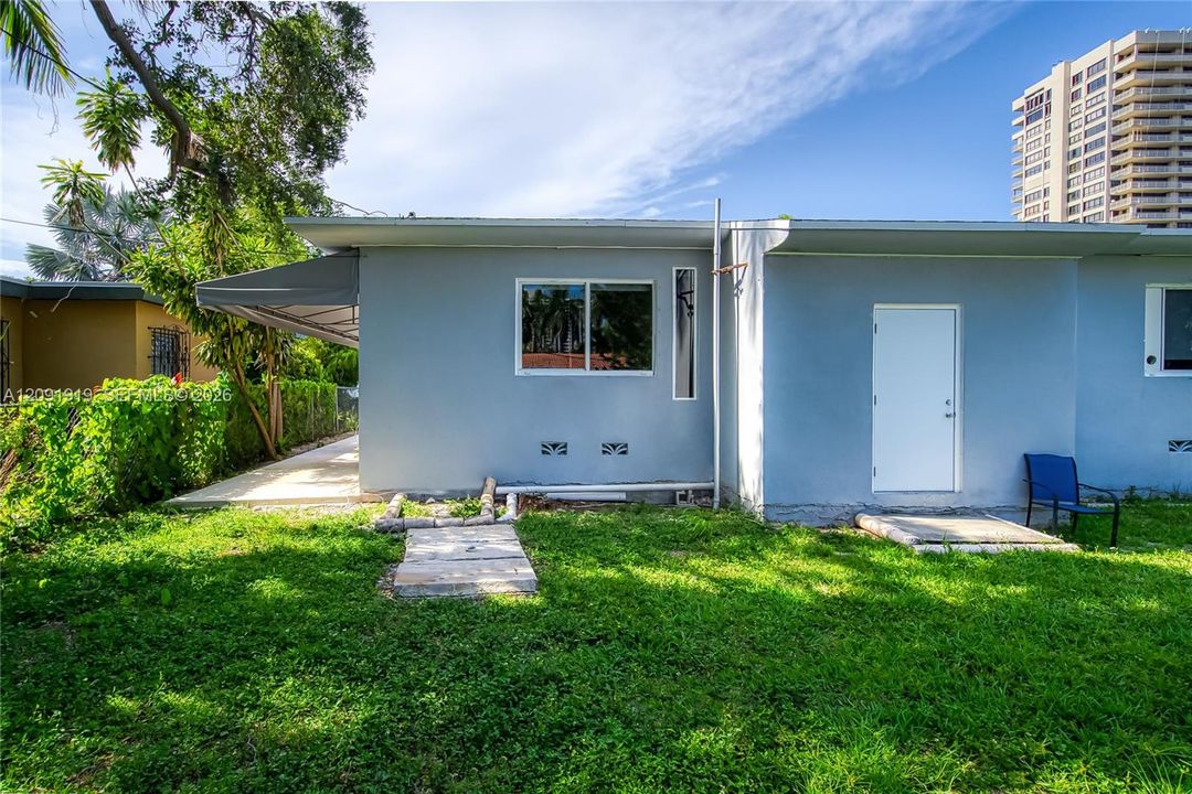 For Rent: $2,700 (2 beds, 1 baths, 1616 Square Feet)