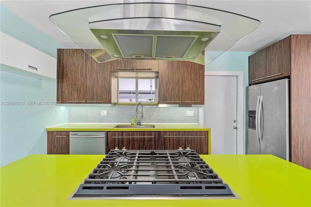 For Rent: $2,700 (2 beds, 1 baths, 1616 Square Feet)