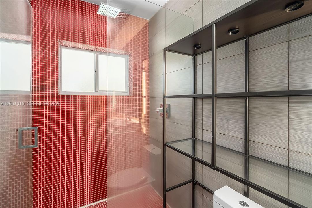 For Rent: $2,700 (2 beds, 1 baths, 1616 Square Feet)