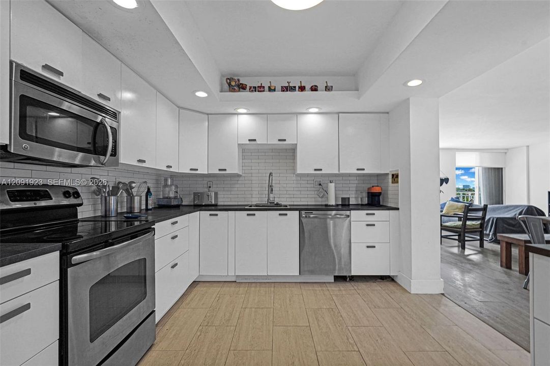 En Venta: $368,000 (2 camas, 2 baños, 1304 Pies cuadrados)