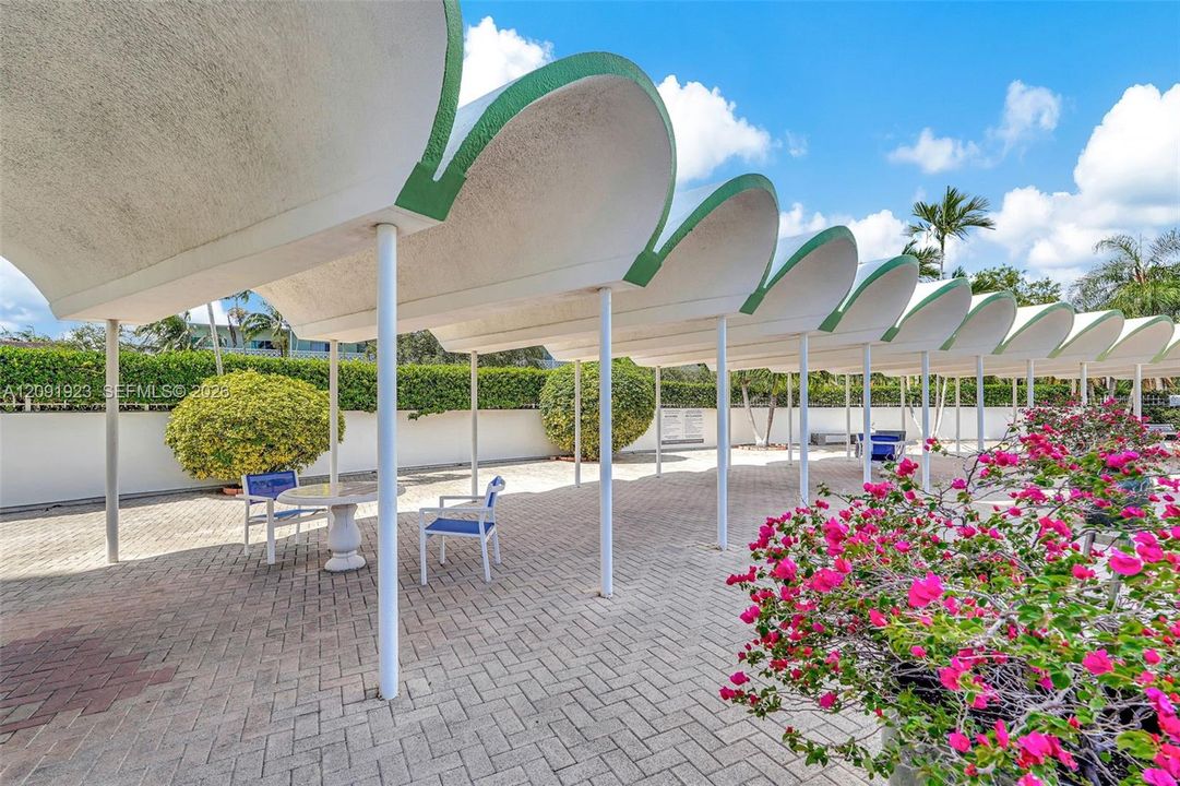 En Venta: $368,000 (2 camas, 2 baños, 1304 Pies cuadrados)