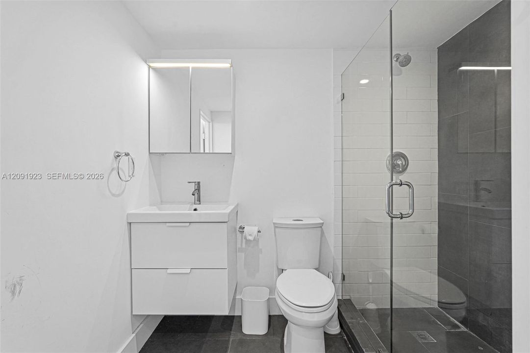 Principal bathroom