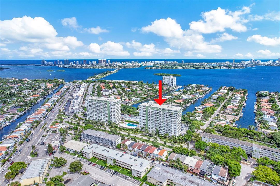 En Venta: $368,000 (2 camas, 2 baños, 1304 Pies cuadrados)