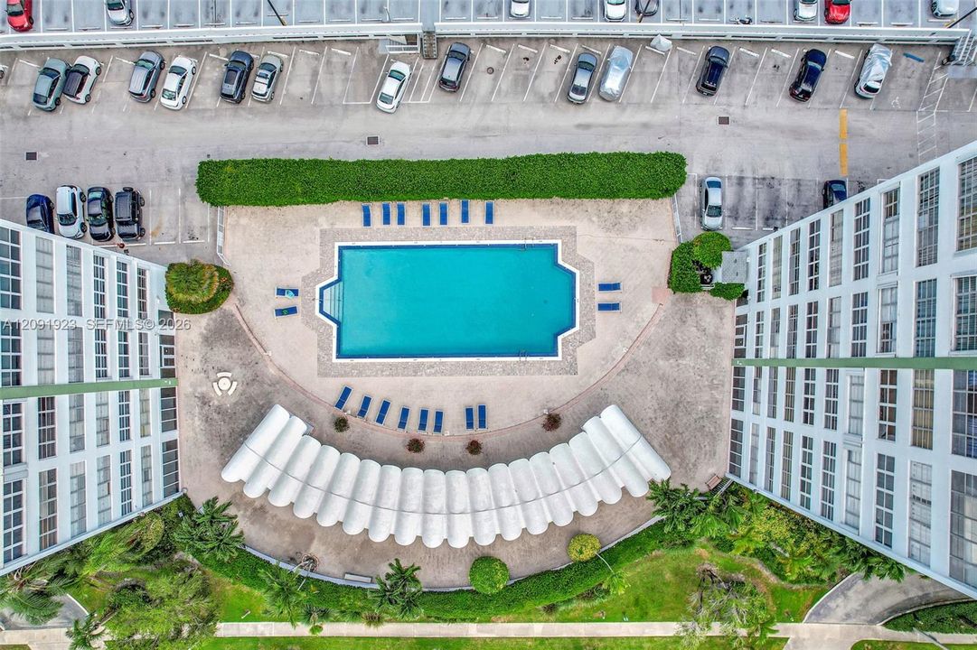 En Venta: $368,000 (2 camas, 2 baños, 1304 Pies cuadrados)
