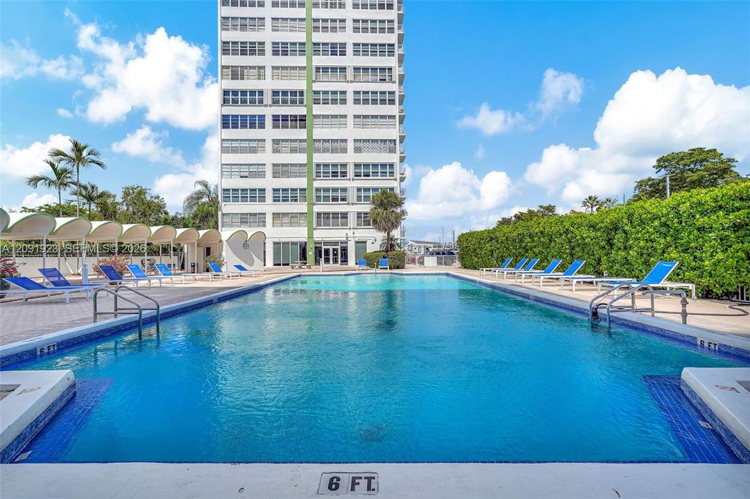 En Venta: $368,000 (2 camas, 2 baños, 1304 Pies cuadrados)