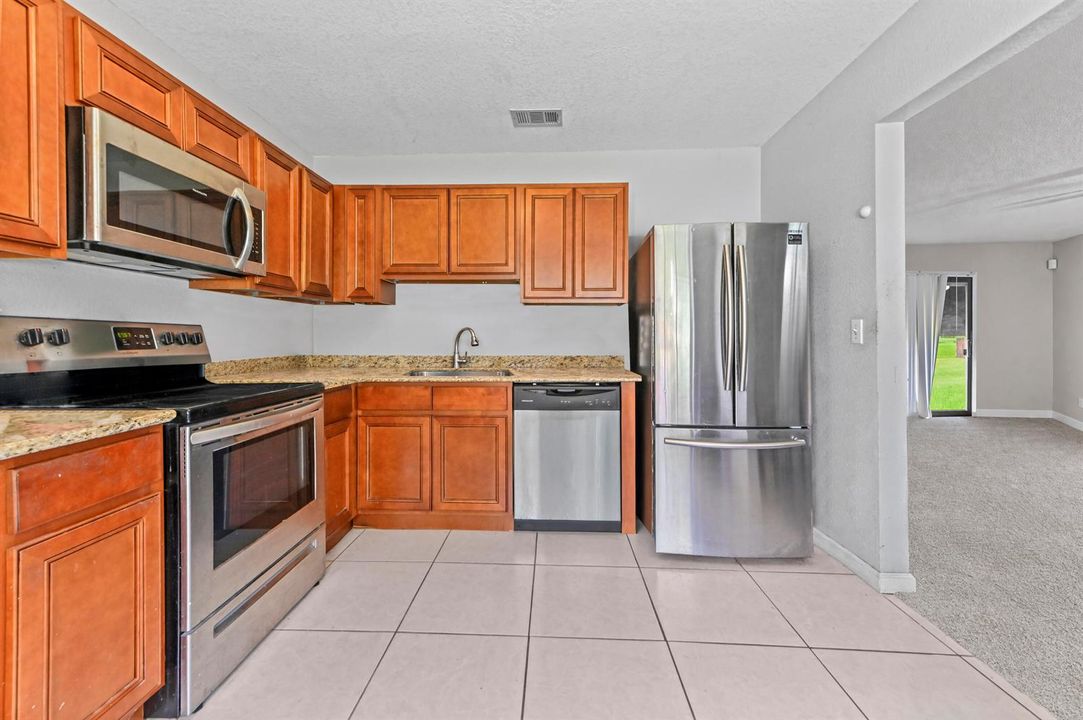 10 Kitchen 02
