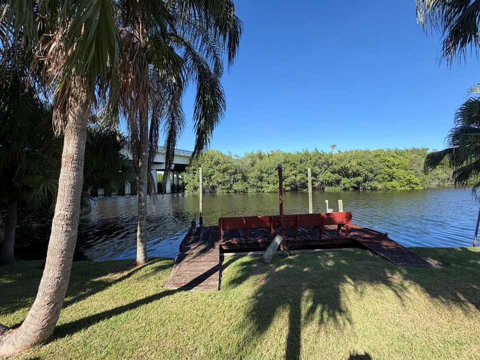 DOCK