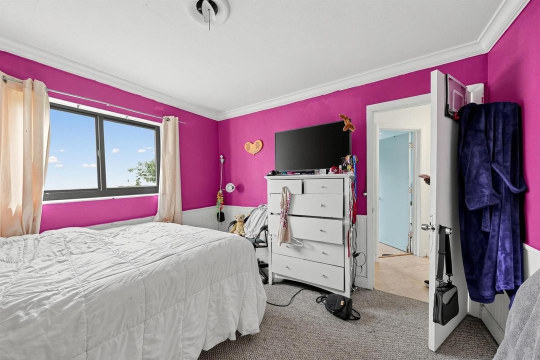 19_761_NW_65th_Ave-Bedroom-6800
