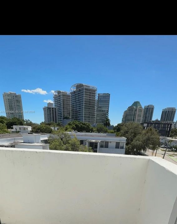 For Sale: $299,000 (1 beds, 1 baths, 362 Square Feet)