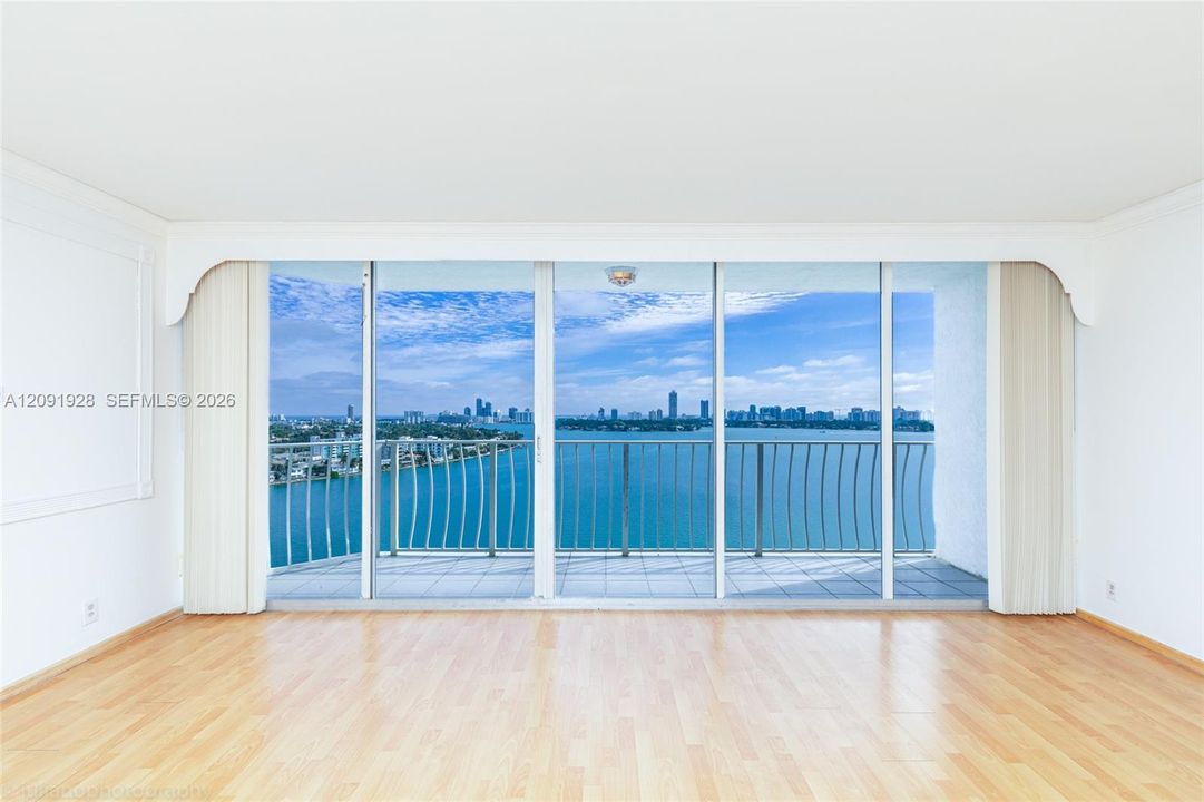 For Rent: $2,975 (2 beds, 2 baths, 1061 Square Feet)