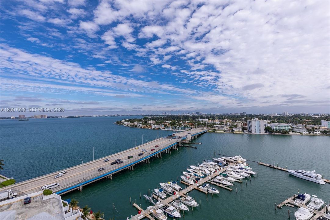 For Rent: $2,975 (2 beds, 2 baths, 1061 Square Feet)