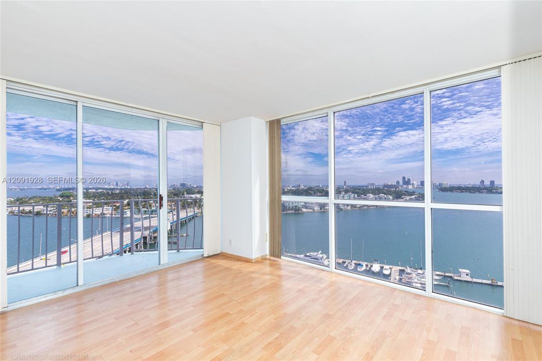 For Rent: $2,975 (2 beds, 2 baths, 1061 Square Feet)