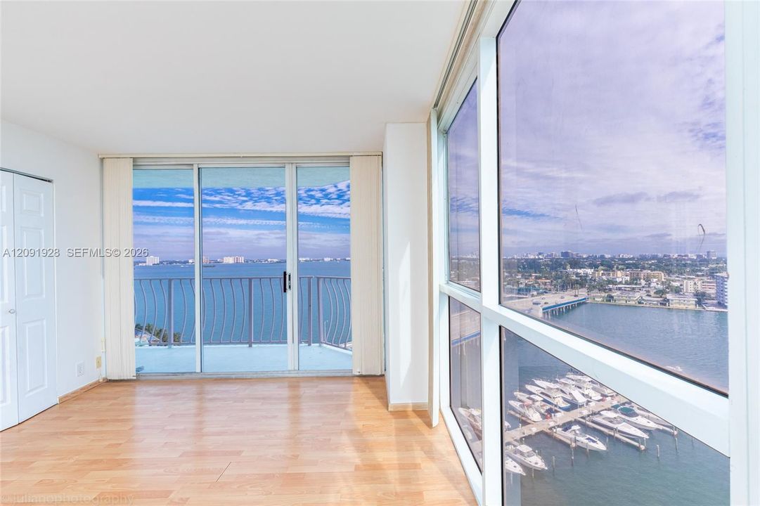 For Rent: $2,975 (2 beds, 2 baths, 1061 Square Feet)