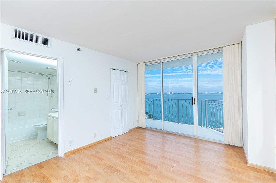 For Rent: $2,975 (2 beds, 2 baths, 1061 Square Feet)