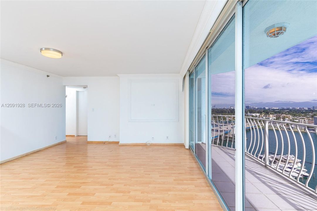 For Rent: $2,975 (2 beds, 2 baths, 1061 Square Feet)