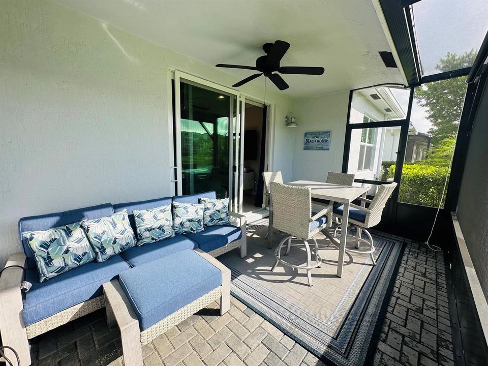waterfront lanai