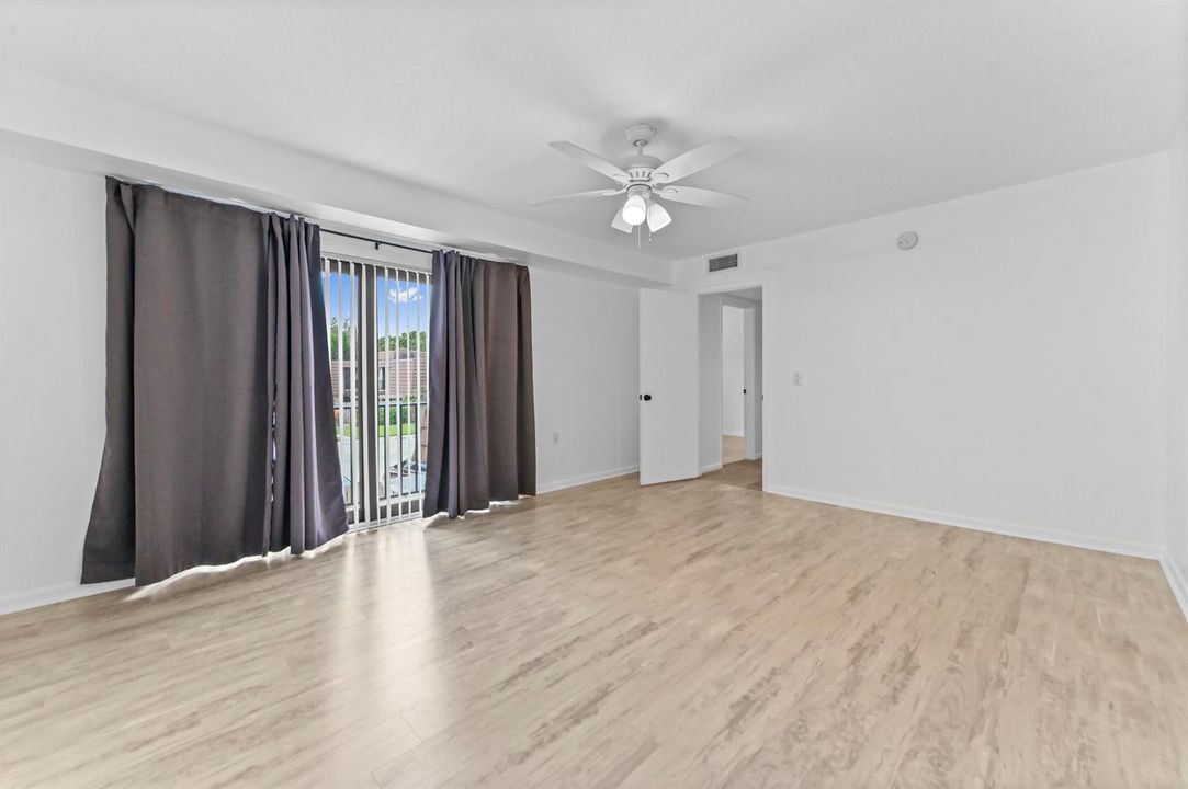 19 Bedroom 02