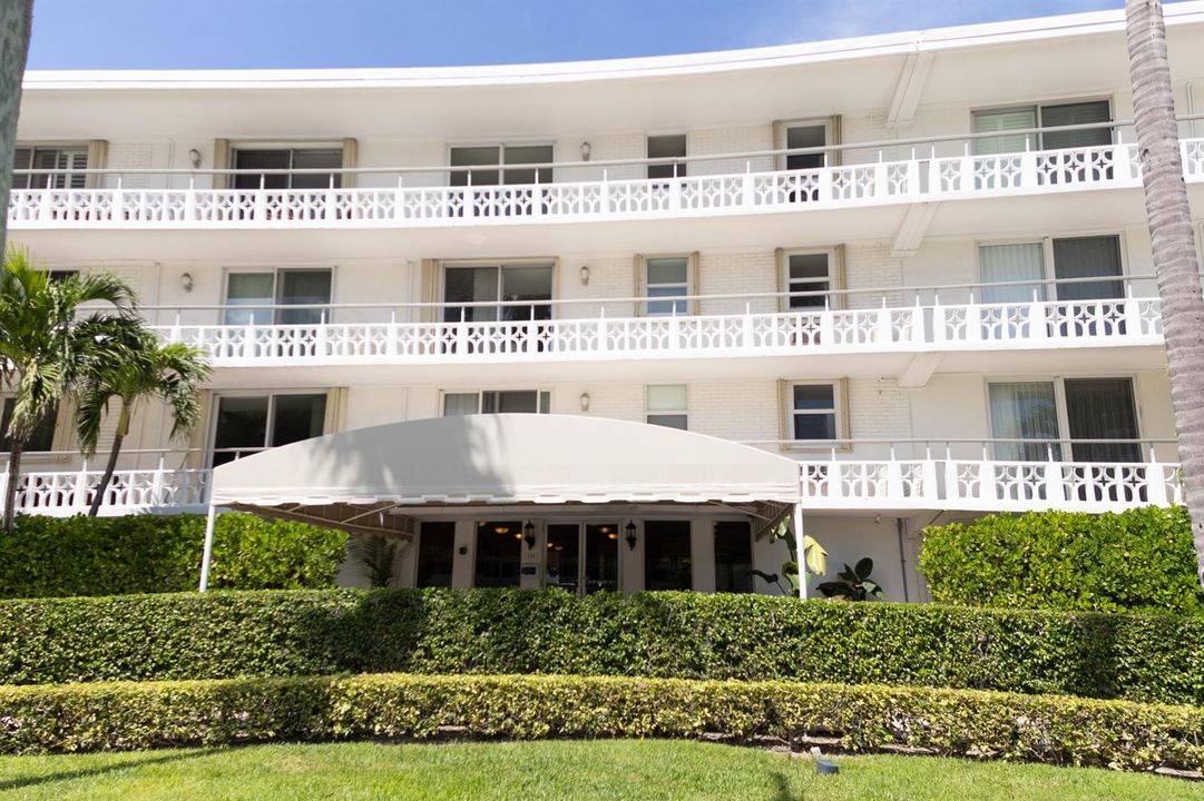 139 Sunrise Ave., 107