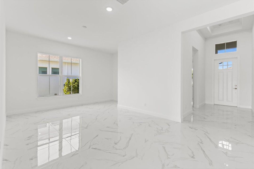 10-BonusRoomDiningRoom