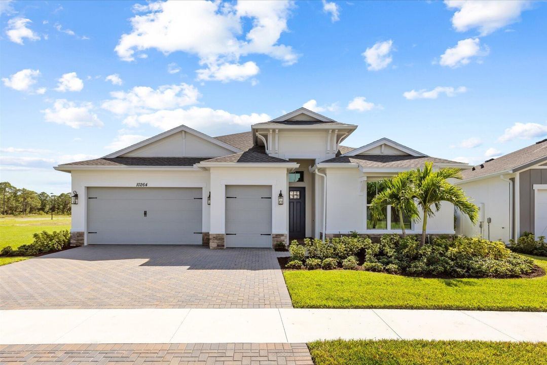 01-FrontHouse