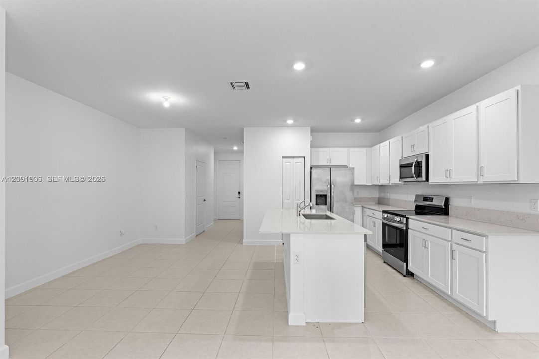 For Rent: $3,100 (3 beds, 2 baths, 1628 Square Feet)