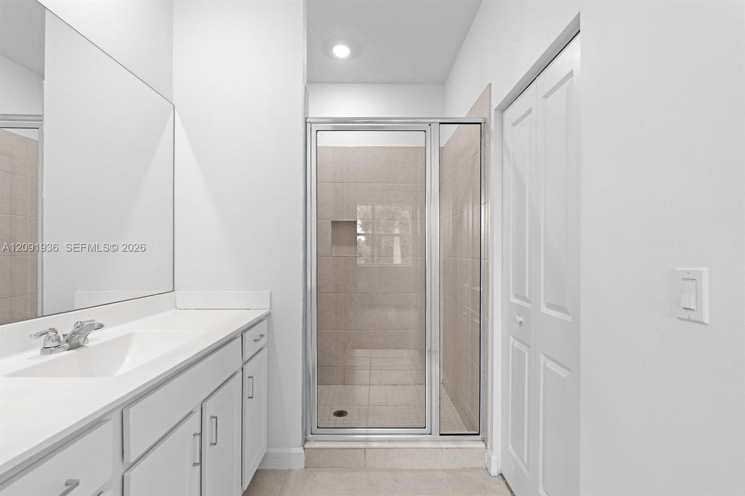 For Rent: $3,100 (3 beds, 2 baths, 1628 Square Feet)