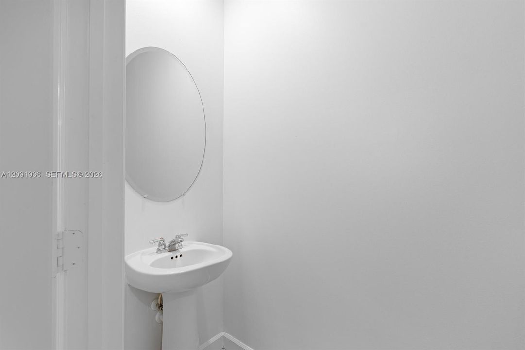 For Rent: $3,100 (3 beds, 2 baths, 1628 Square Feet)