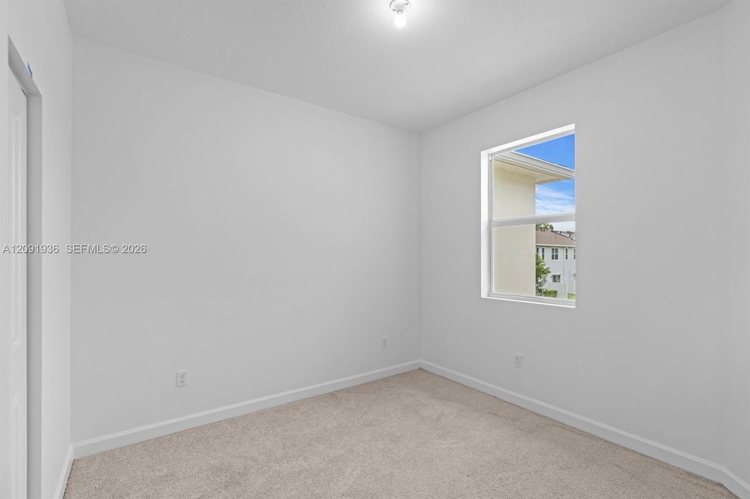 For Rent: $3,100 (3 beds, 2 baths, 1628 Square Feet)