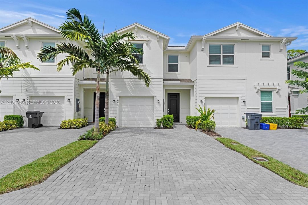 For Rent: $3,100 (3 beds, 2 baths, 1628 Square Feet)