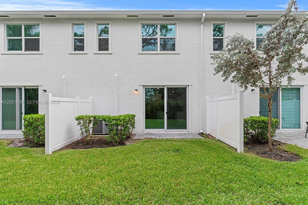 For Rent: $3,100 (3 beds, 2 baths, 1628 Square Feet)