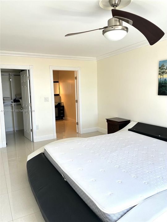 For Rent: $2,750 (2 beds, 2 baths, 1158 Square Feet)