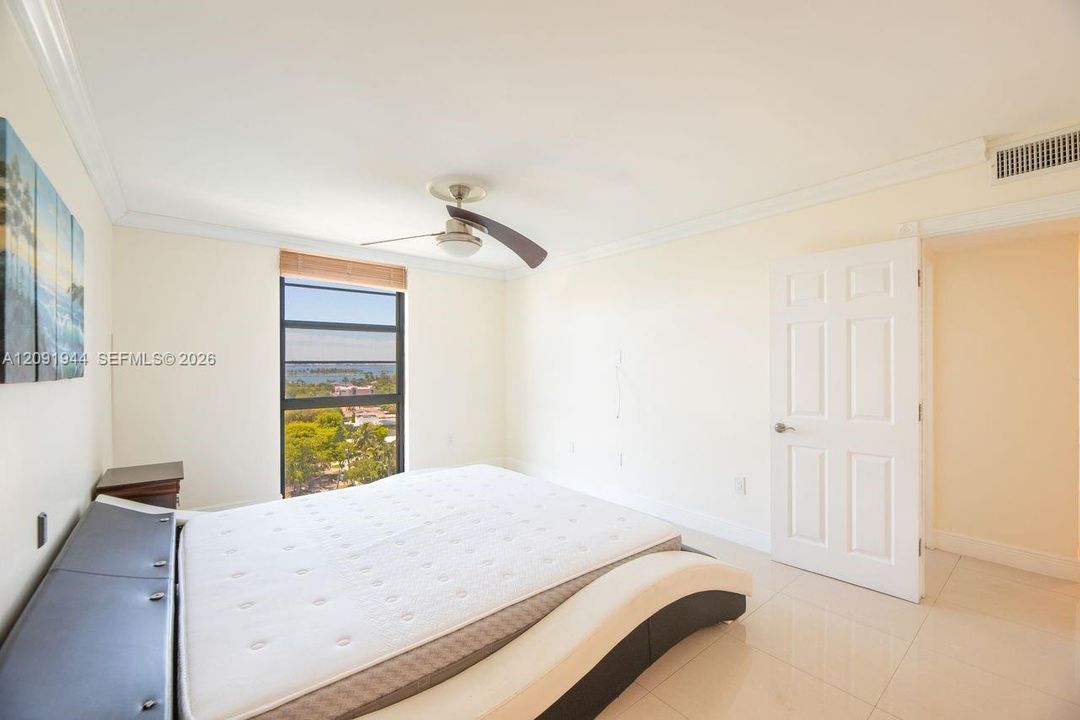 For Rent: $2,750 (2 beds, 2 baths, 1158 Square Feet)