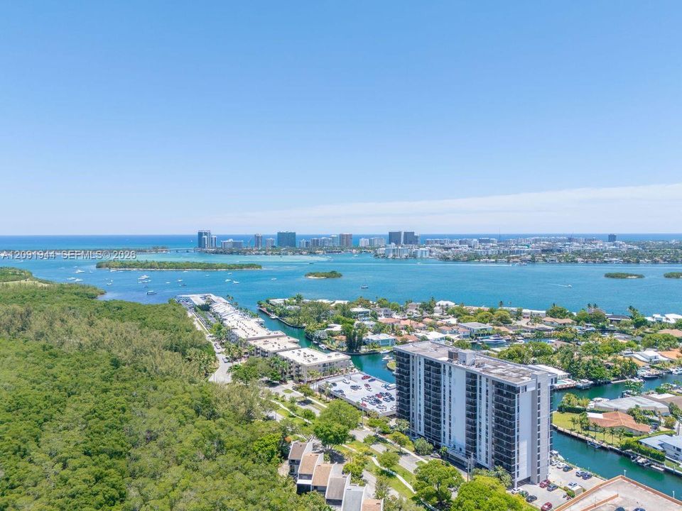 For Rent: $2,750 (2 beds, 2 baths, 1158 Square Feet)