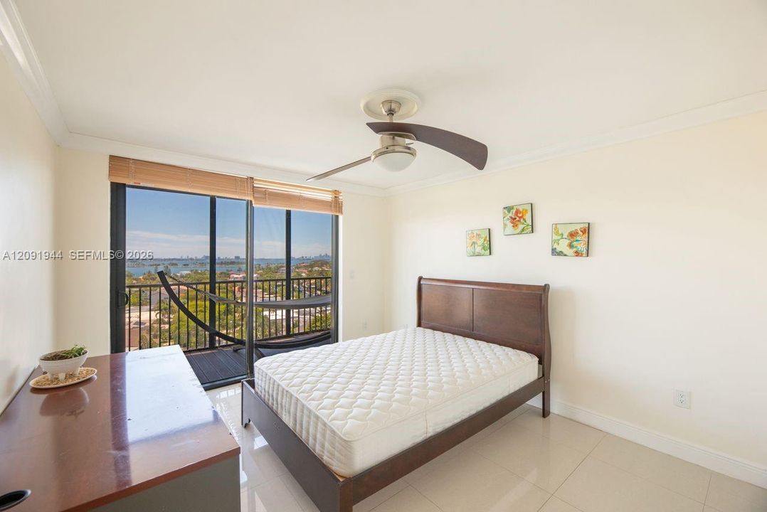 For Rent: $2,750 (2 beds, 2 baths, 1158 Square Feet)