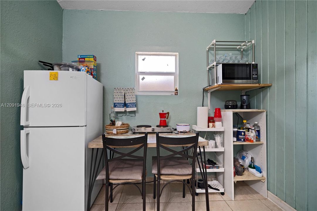 В аренду: $1,199 (0 спален, 1 ванн, 1337 Квадратных фут)