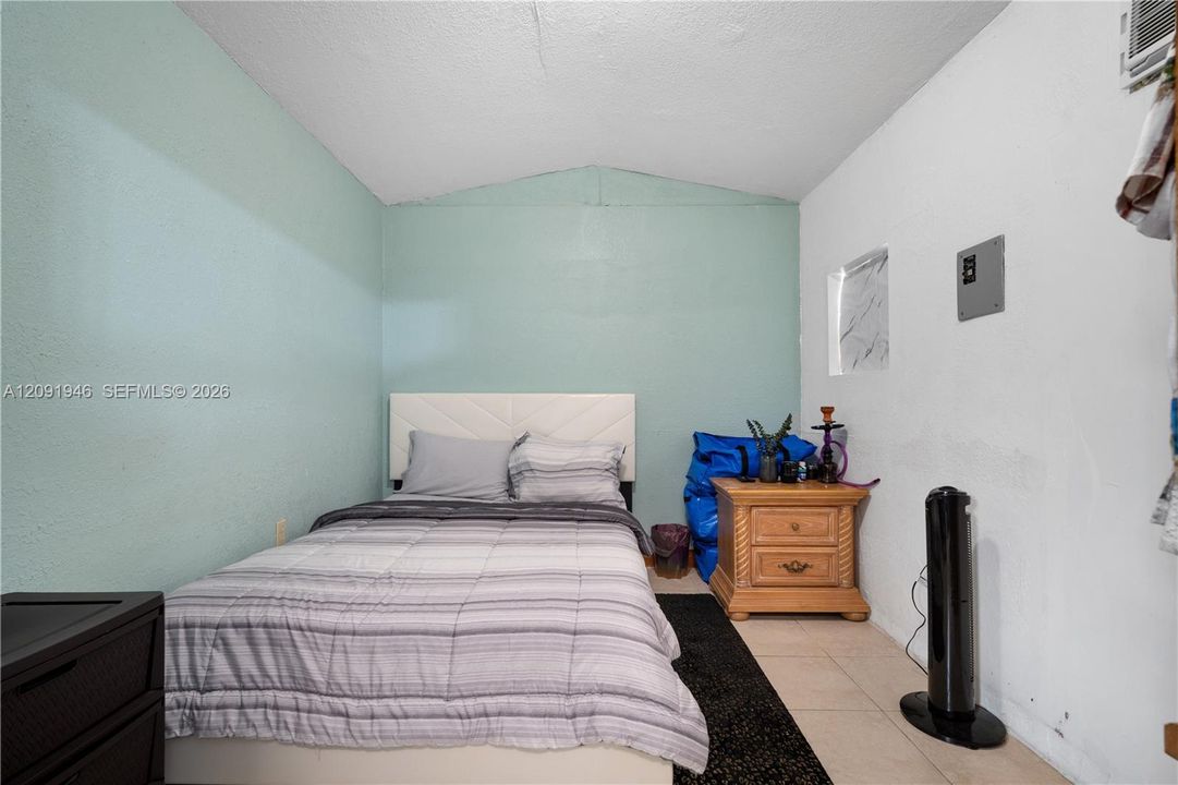 В аренду: $1,199 (0 спален, 1 ванн, 1337 Квадратных фут)