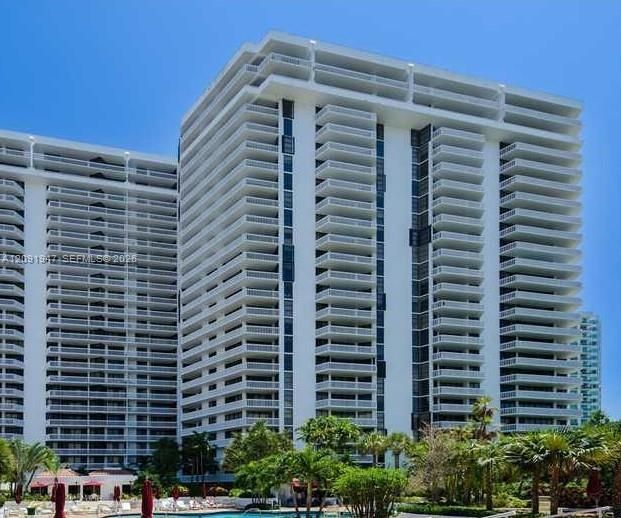 На продажу: $475,000 (2 спален, 2 ванн, 1400 Квадратных фут)