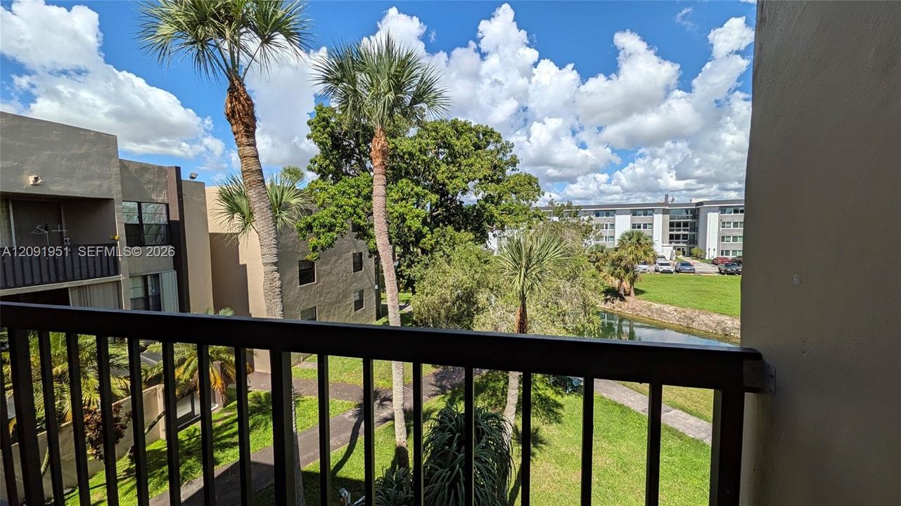 For Rent: $1,900 (1 beds, 1 baths, 787 Square Feet)