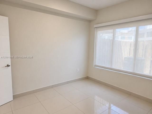 На продажу: $379,000 (4 спален, 3 ванн, 1434 Квадратных фут)