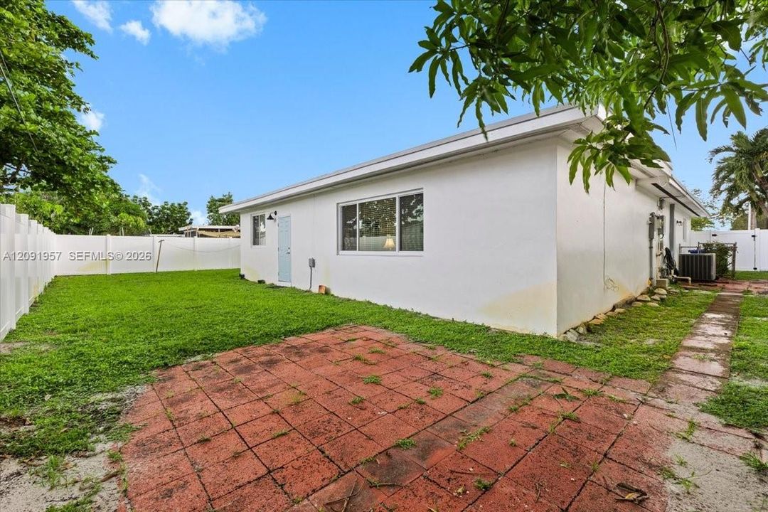 Spacious Yard