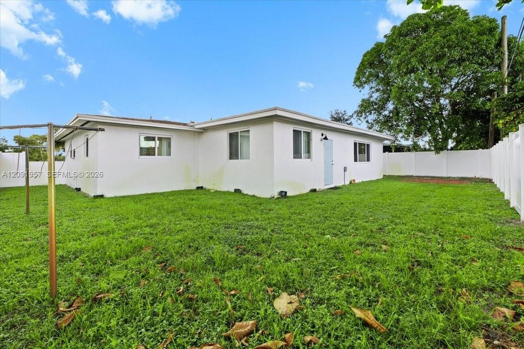 Spacious Yard