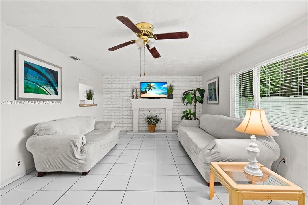 Active With Contract: $555,000 (4 beds, 2 baths, 1885 Square Feet)